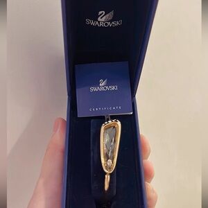 Swarovski gold dangle bracelet